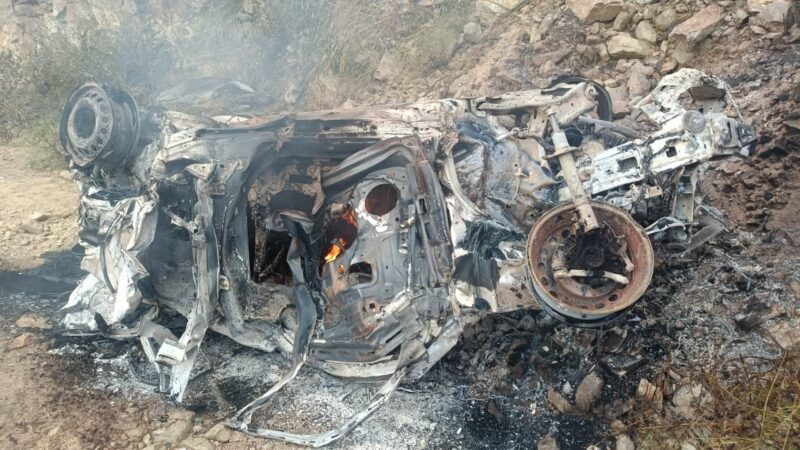 कार दुर्घटना में पति, पत्नी व बेटे की मौत, एक बेटा घायल