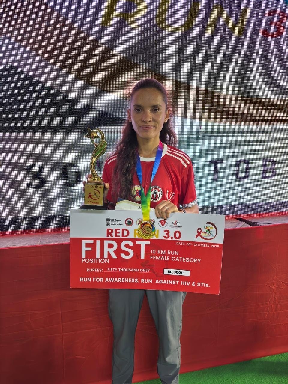 चमोली की अनीशा के नाम बड़ी उपलब्धि, राष्ट्रीय रेड रन मैराथन में जीता स्वर्ण पदक