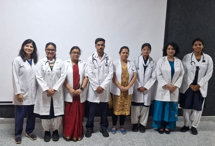 हिमालयन इंस्टीट्यूट ऑफ मेडिकल साइंसेज में मनी व्हाइट कोट सेरेमनी