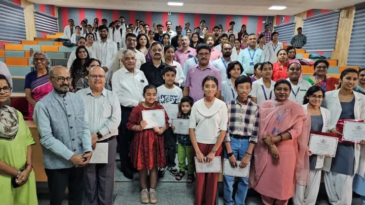 हिमालयन हॉस्पिटल में  छात्रों ने फोटोग्राफी और चित्रकला के माध्यम से वन्य जागरूकता और संरक्षण की भावना का प्रदर्शन किया