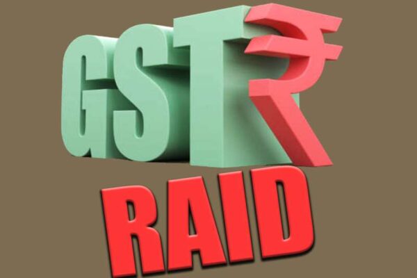 जीएसटी चोरी पर बड़ी कार्रवाई, मुख्यमंत्री धामी की जीरो टॉलरेंस नीति के तहत राज्य कर विभाग ने पटाखा व्यापारियों पर कसी नकेल, मौके पर वसूले ₹13 लाख