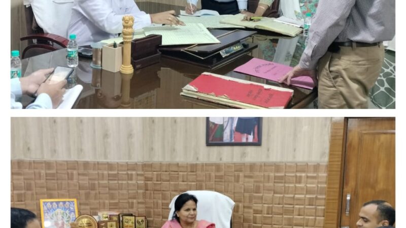 डीएम मयूर दीक्षित ने किया नगर निगम रुड़की का औचक निरीक्षण, अनुपस्थित मिले कई कर्मचारी, भेजा नोटिस