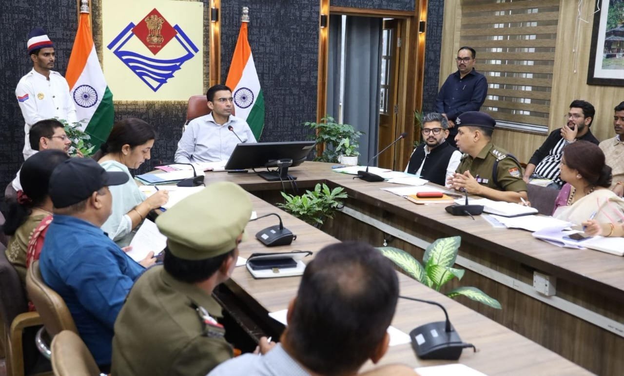 ‘भिक्षा से शिक्षा ओर’ जिला प्रशासन की स्वर्णिम पहल आधुनिक इंटेंसिव केयर सेंटर; संगीत, योग, खेल, शिक्षा की ओर मुड़ा सड़क पर बिखरा बचपन