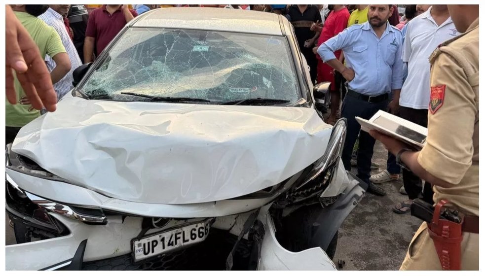 तेज रफ्तार कार का कहर, लोगों को कुचला, दो महिलाओं की मौत, तीन घायल