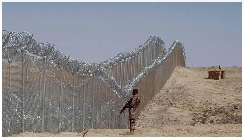 पाक-अफगान सीमा पर तनाव : अफगानी सेना के ऑपरेशन में 15 पाकिस्तानी सैनिक ढेर