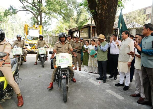 मुख्यमंत्री पुष्कर सिंह धामी ने प्रदेश में वन्यजीव सप्ताह का विधिवत शुभारंभ कर बाइक रैली को हरी झंडी दिखाकर किया रवाना