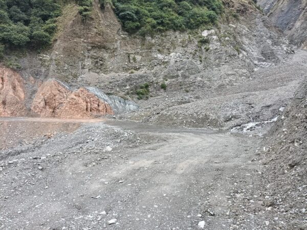 डीएम सविन बंसल ने पूरा किया कमिटमेंट, 07 दिन में संपर्क मार्ग से जुड़ा आपदाग्रस्त बटोली गांव, 11 जुलाई का दौरा बना मील का पत्थर