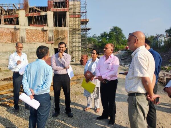 निदेशक आयुर्वेदिक एवं यूनानी डॉ. विजय कुमार जोगदंडे ने किया कोटद्वार में निर्माणाधीन अस्पताल का निरीक्षण, निर्माण कार्यों में गुणवत्ता और पारदर्शिता बरतने के दिये निर्देश