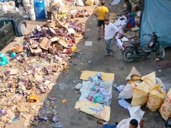 सीनियर ड्रग इंस्पेक्टर अनीता भारती के नेतृत्व में औषधि विभाग की छापेमारी, रूड़की में पकड़ा गया अवैध दवाओं का भंडार, राजस्थान एवं मध्य प्रदेश सरकार की मोहर लगी सरकारी दवाएँ बरामद