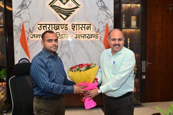 जिले के नवनियुक्त सीडीओ डॉ. ललित नारायण मिश्र ने किया पदभार ग्रहण, कहा – जनसमस्याओं का होगा प्राथमिकता से समाधान