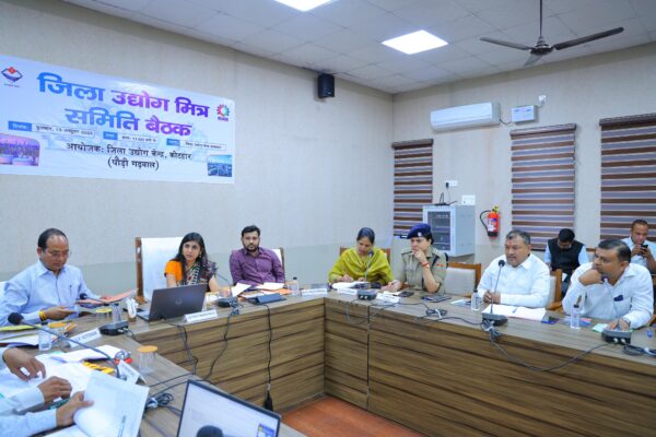 औद्योगिक क्षेत्र में स्वच्छता, सुरक्षा और निवेश का त्रिवेणी संगम! डीएम स्वाति भदौरिया ने 7 साल बाद कोटद्वार में आयोजित ‘उद्योग मित्र’ बैठक में दिया एक्शन प्लान, बेड़ू उत्पादों को राष्ट्रीय पहचान दिलाने की तैयारी