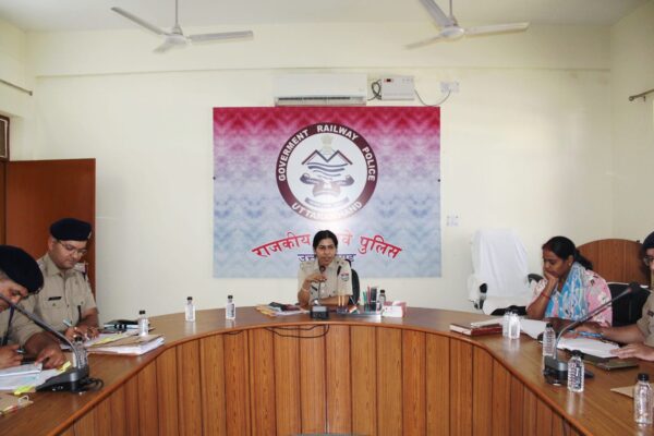 प्रभारी एसपी जीआरपी अरूणा भारती ने दिए सख्त निर्देश, त्योहारी सीजन में रहे मुस्तैद, कांस्टेबल दीपेश्वरी गुंसाई ‘एम्प्लॉई ऑफ द मंथ’!
