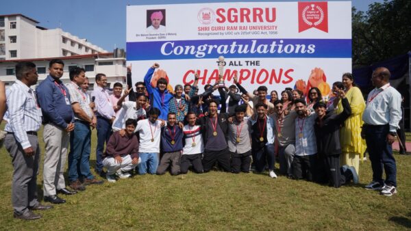 एसजीआरआरयू खेलोत्सव-2025 में स्कूल ऑफ़ ह्यूमैनिटीज एण्ड सोशल साइंसेज़ ओवरऑल चैम्पियन