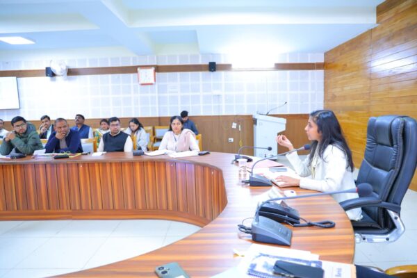 गुणवत्ता व समयबद्धता के साथ विकास कार्य पूर्ण करें अधिकारी – डीएम स्वाति एस. भदौरिया