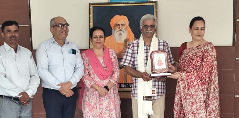 विज्ञान के लोकव्यापीकरण विषय पर व्याख्यान आयोजित