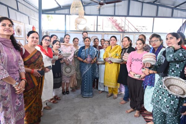 पीरूल से बने हस्तशिल्प उत्पादों से बढ़ेगा रोजगार और पर्यावरण संरक्षण – विधानसभा अध्यक्ष ऋतु खण्डूडी भूषण