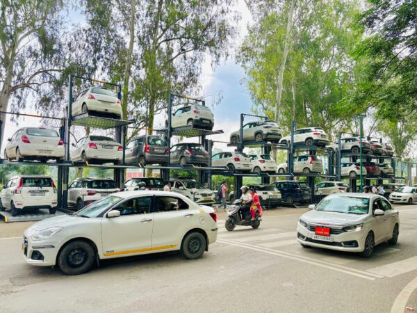 देहरादून की सडकों पर दौड़ने लगी “सखी कैब” डीएम सविन बंसल के निर्देशन में जिला प्रशासन की ऑटोमेटेड पार्किंग अब सुविधाओं से लेस; 06 अतिरिक्त वाहन  धरातल पर जल्द