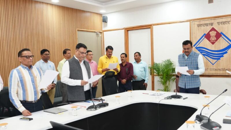 मुख्य सचिव आनंद बर्द्धन ने दिलाई एकता एवं अखंडता की शपथ