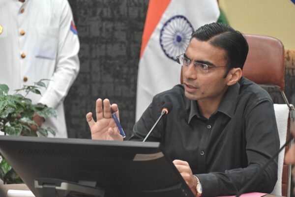 नशे के सौदागर, दवा मिलावट खोरों पर प्रशासन की नजर, राजधानी में नशा तस्करों के लिए नही कोई जगह – डीएम सविन बंसल