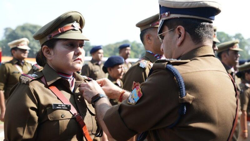 स्नेहा खेलों में उत्कृष्ट प्रदर्शन के लिए हुए सम्मानित