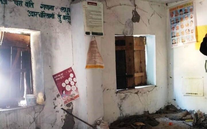 जर्जर हाल में पहुंचा जबरकोट विद्यालय का भवन