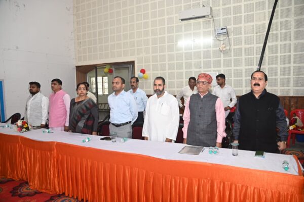 हरिद्वार : जिले के राज्य आंदोलनकारियों को किया सम्मानित, 07 सीएलएफ को वितरित किए 52 लाख 33 हजार के चेक