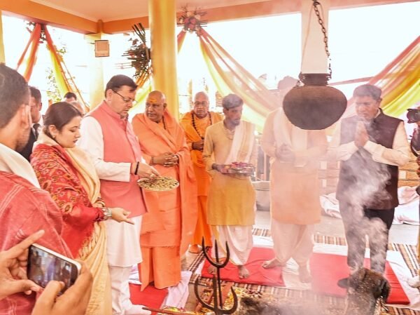 मुख्यमंत्री पुष्कर सिंह धामी ने रुड़की स्थित जीवनदीप आश्रम में आयोजित पाँच दिवसीय धार्मिक एवं सामाजिक महोत्सव में की प्रतिभागिता 