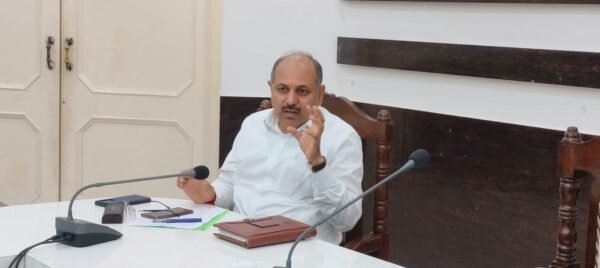 हरिद्वार में गंगा की स्वच्छता व निर्मलता सुनिश्चित करने को प्रतिबद्ध जिला प्रशासन, गंदगी फैलाने वालों पर होगी सख्त कार्रवाई, सीडीओ डॉ. ललित नारायण मिश्र ने दिए कड़े निर्देश