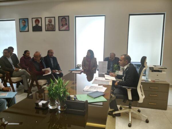 “नशामुक्त भारत अभियान” के तहत 07 दिसंबर को बहुउद्देशीय शिविर, डीएम मयूर दीक्षित ने की तैयारियों की समीक्षा