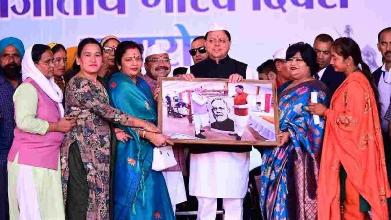 नानकमत्ता पहुंचे सीएम धामी, करोड़ों रुपये की दी सौगात