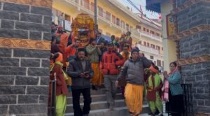 श्री बदरीनाथ धाम यात्रा का समापन : आदि गुरु शंकराचार्य जी की गद्दी एवं श्री गरूड़ जी पहुंचे ज्योतिर्मठ