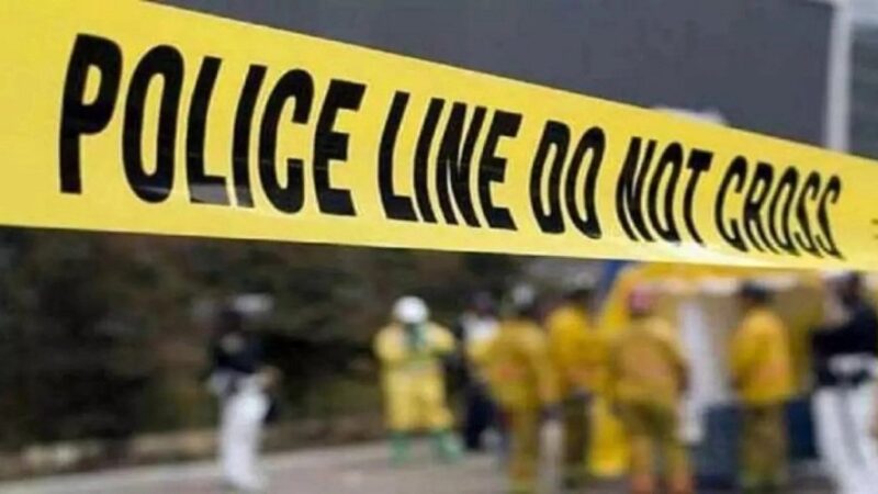 तेज़ रफ़्तार मर्सिडीज़ ने फुटपाथ पर सो रहे तीन लोगों को रौंदा, एक की मौत, दो गंभीर