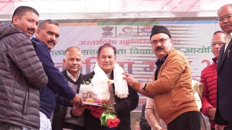 सहारिता मेले में लाभार्थियों को 25 लाख के चेक वितरित