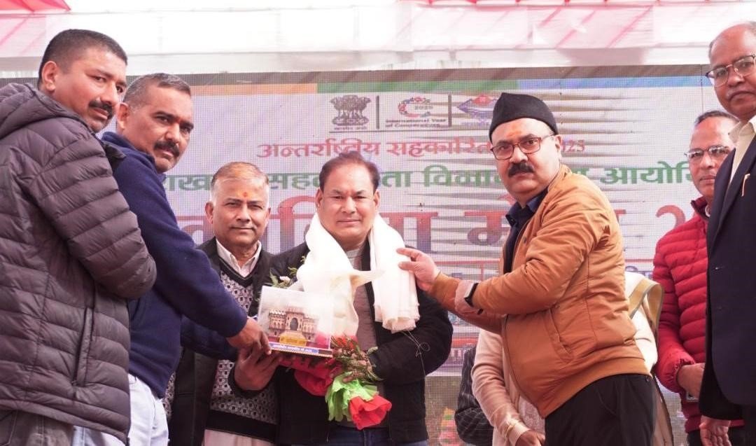 सहारिता मेले में लाभार्थियों को 25 लाख के चेक वितरित