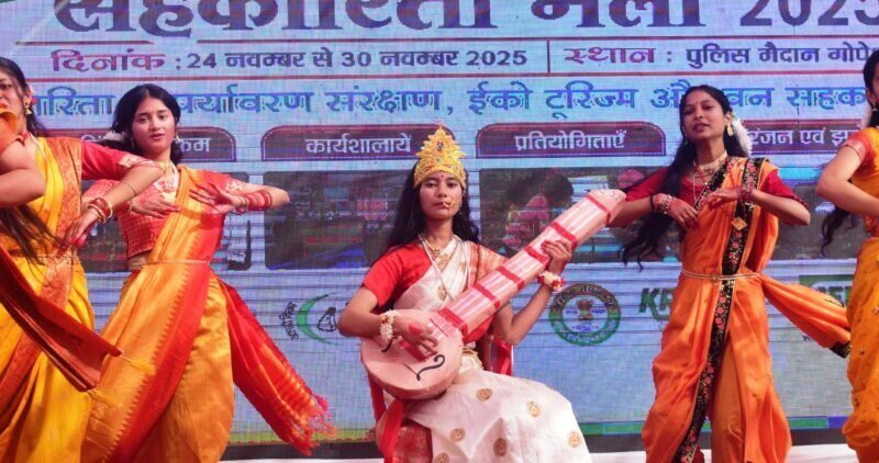 सहकारिता मेले में लाभार्थियों को 31 लाख के चेक वितरित