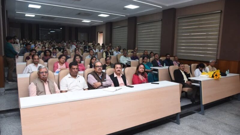 भारत का शाश्वत ज्ञान ही शिक्षा का असली भविष्य तैयार करेगा – डॉ. विजय धस्माना