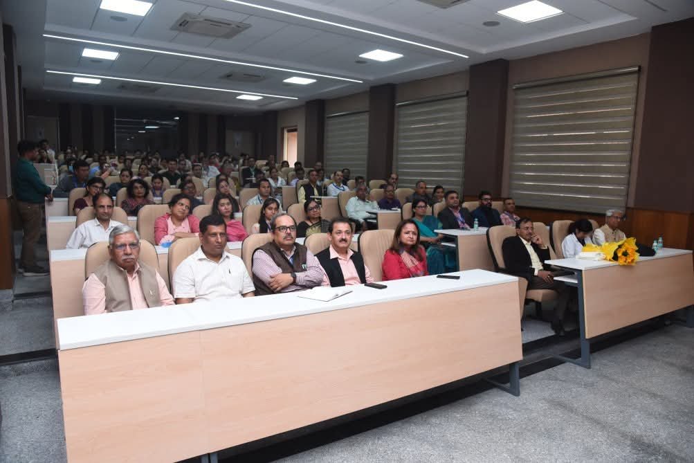 भारत का शाश्वत ज्ञान ही शिक्षा का असली भविष्य तैयार करेगा – डॉ. विजय धस्माना