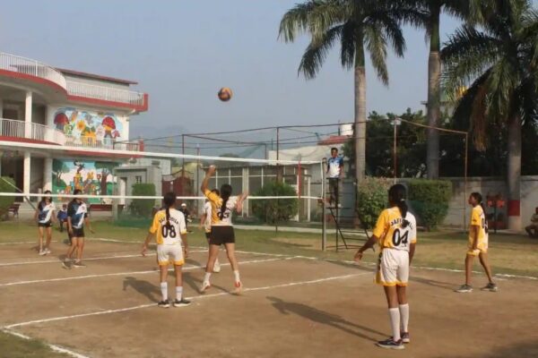आरपी पब्लिक स्कूल में दो दिवसीय बालिका वॉलीबॉल प्रतियोगिता हुई संपन्न