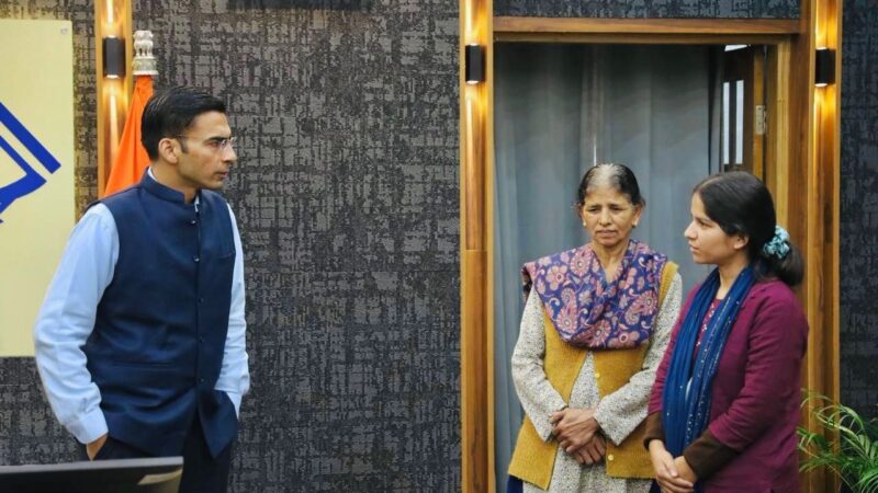 उत्तराखंड : DM सविन बंसल ने साकार किया होनहार बेटी प्रियंका की नौकरी और M.tech की पढ़ाई का सपना