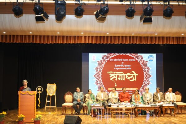 अपने साहित्य और साहित्यकारों को याद रखे समाज – डॉ. निशंक