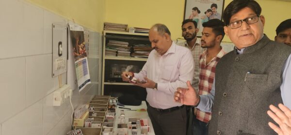 सीडीओ डॉ. ललित नारायण मिश्र ने PHC एवं राजकीय प्राथमिक विद्यालय का किया औचक निरीक्षण, स्वच्छता और व्यवस्था में लापरवाही पर दिए सख्त निर्देश