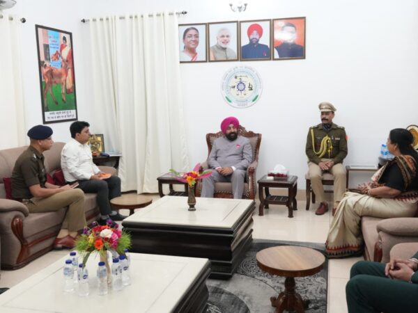 पंतनगर विश्वविद्यालय पहुंचे राज्यपाल लेफ्टिनेट जनरल गुरमीत सिंह, ऊधमसिंह नगर के विकास कार्यों और कानून व्यवस्था की समीक्षा