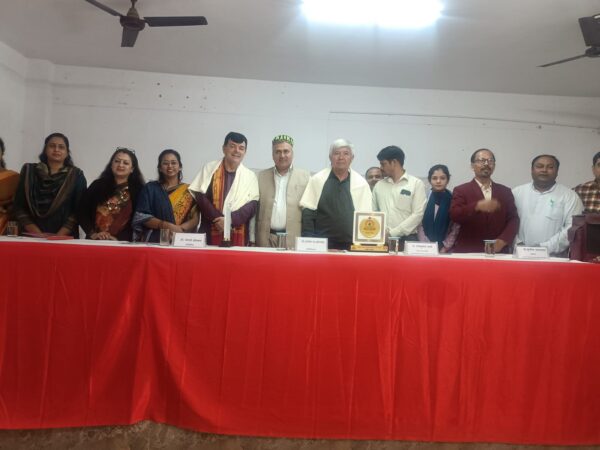 ताजिकिस्तान में मिली ढाई हजार साल पुरानी शिव-पार्वती की मूर्ति – प्रो. खोलोव