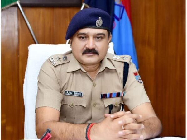 एसएसपी अजय सिंह की अचूक रणनीति जिसने असंभव को बनाया संभव, 09 दिनों में देहरादून पुलिस ने विधानसभा विशेष सत्र के साथ – साथ राष्ट्रपति, प्रधानमंत्री के भ्रमण कार्यक्रम व रजत जयंती रैतिक परेड को कराया सकुशल सम्पन्न