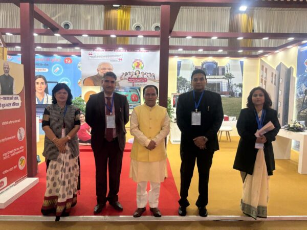 प्रधानमंत्री मोदी की उपस्थिति में एफआरआई बना स्वास्थ्य नवाचार का प्रतीक – डिजिटल हेल्थ, योग और टेलीमेडिसिन से सशक्त उत्तराखंड’ की झलक