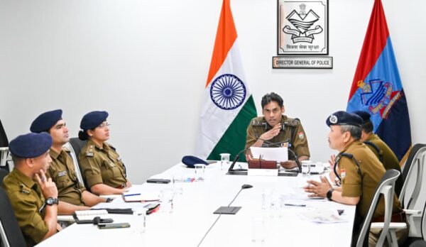 एडीजी डॉ. वी. मुरुगेशन ने अपराध एवं कानून व्यवस्था पर की उच्च स्तरीय समीक्षा बैठक, राज्य में पुलिस बल को अलर्ट मोड पर रहने, सीमाओं और संवेदनशील स्थलों पर सघन तलाशी के निर्देश