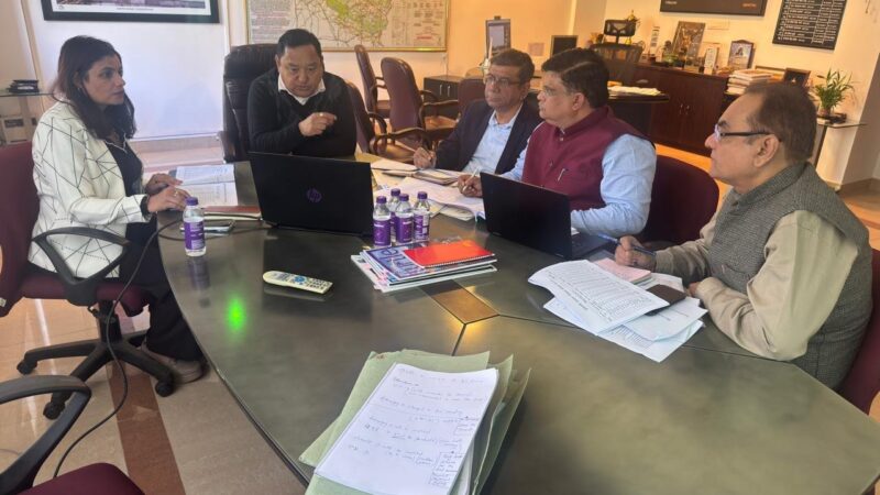 सीमान्त गाँवों के विकास एवं पलायन रोकथाम हेतु ठोस कार्ययोजना तैयार करने के निर्देश