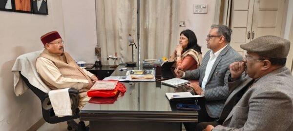 मनरेगा के तहत अनटाइड फंड से किया जाए झाड़ियों का शीघ्र कटान – पंचायतीराज मंत्री सतपाल महाराज