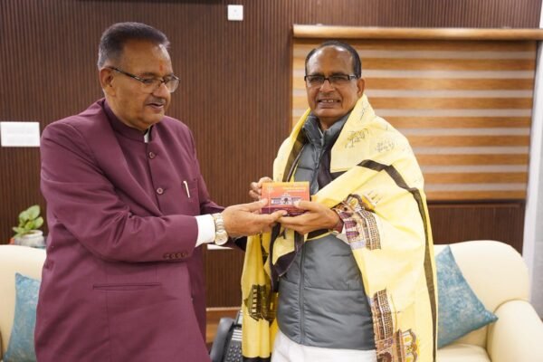 कृषि मंत्री गणेश जोशी ने केंद्रीय कृषि एवं ग्रामीण विकास मंत्री शिवराज सिंह चौहान से की शिष्टाचार भेंट