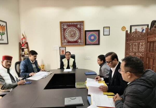 श्रीनगर में 24 घंटे होगी पेयजल आपूर्ति – डॉ. धन सिंह रावत